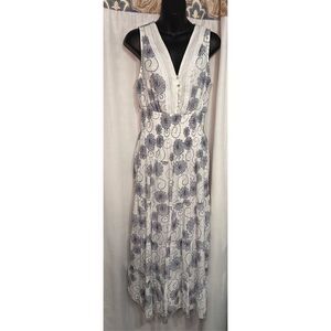 J. Glee Full length, sleeveless dress with a V neckline and 5 buttons, 4 tiers w